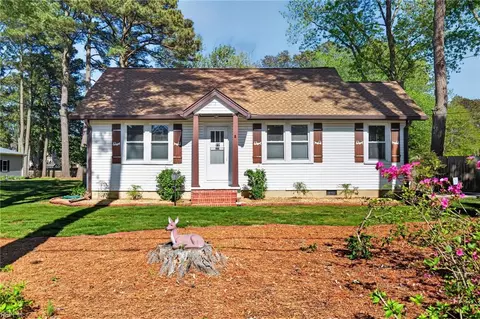 77 Bunting Ln, Poquoson, VA 23662