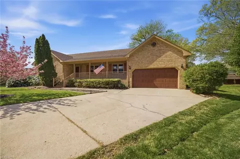 1233 Worthington Ln, Virginia Beach, VA 23464