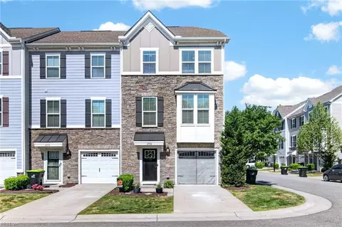 4336 Whitfield Ln, Chesapeake, VA 23324