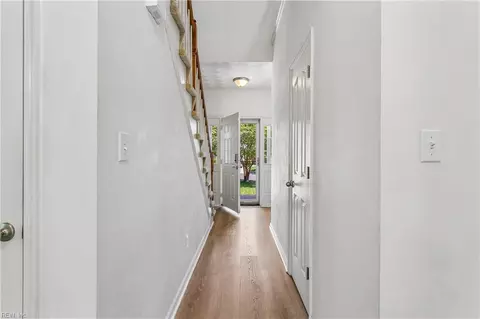Entry Way - 2028 Merrick Dr, Hayes, VA 23072 photo 2 of 4