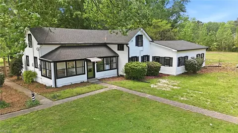 5125 Ballahack Rd, Chesapeake, VA 23322