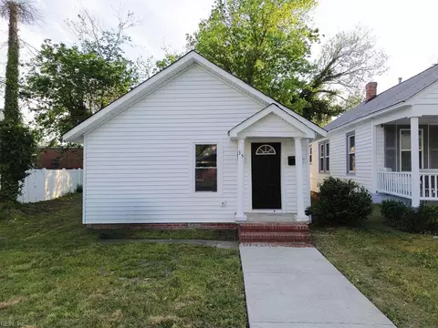 35 Sycamore Ave, Newport News, VA 23607