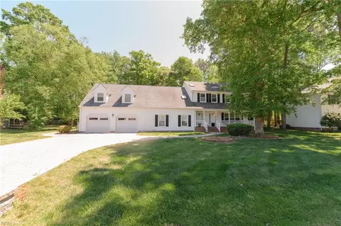 102 Stevens Ct, Yorktown, VA 23693