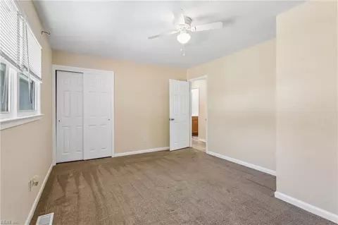 Bedroom - 6 Barnes Ct, Hampton, VA 23664 photo 4 of 7