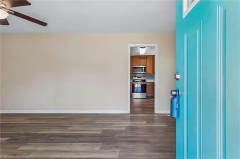 Entry Way - 6 Barnes Ct, Hampton, VA 23664 photo 1 of 1