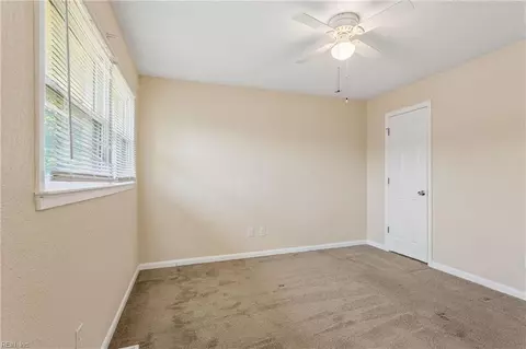 Bedroom - 6 Barnes Ct, Hampton, VA 23664 photo 6 of 7