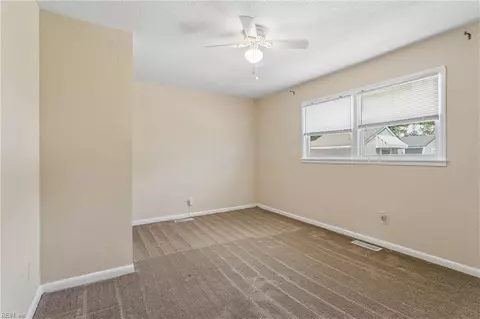 Bedroom - 6 Barnes Ct, Hampton, VA 23664 photo 3 of 7