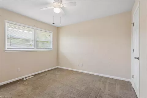 Bedroom - 6 Barnes Ct, Hampton, VA 23664 photo 5 of 7