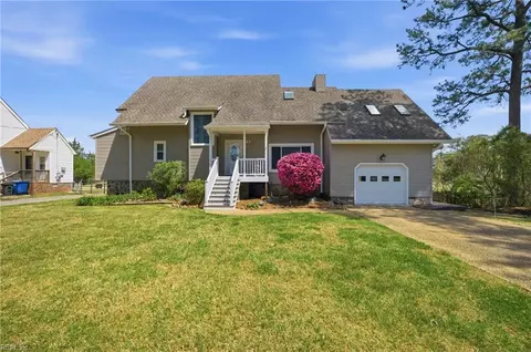20 B Freeman Dr, Poquoson, VA 23662