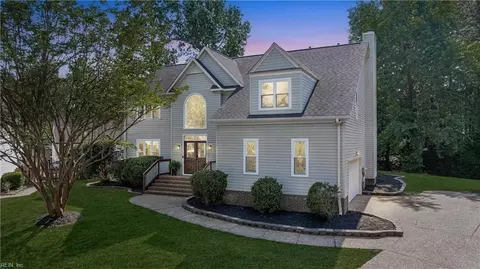 318 Dunnavant Ln, Newport News, VA 23606