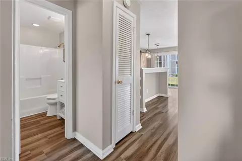 Entry Way - 9 Inlandview Dr #A, Hampton, VA 23669 photo 2 of 2