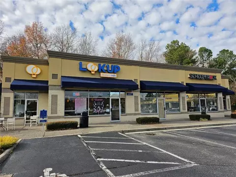 1032 Volvo Pw Pkwy, Chesapeake, VA 23320