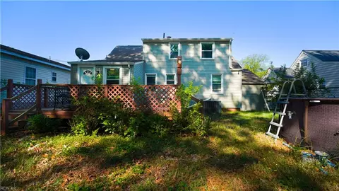Exterior - 454 Algonquin Rd, Hampton, VA 23661 photo 2 of 6