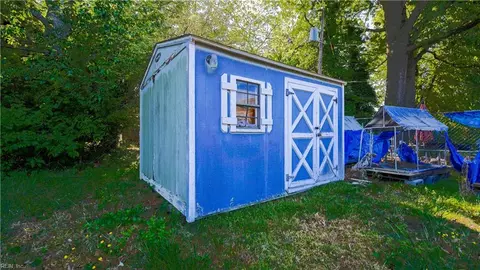 Exterior - 454 Algonquin Rd, Hampton, VA 23661 photo 3 of 6