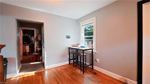 Entry Way - 454 Algonquin Rd, Hampton, VA 23661 photo 4 of 6