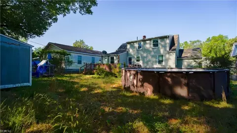 Exterior - 454 Algonquin Rd, Hampton, VA 23661 photo 4 of 6