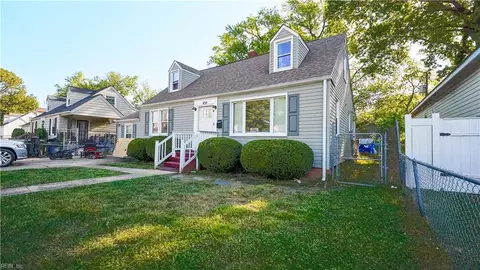 Exterior - 454 Algonquin Rd, Hampton, VA 23661 photo 6 of 6
