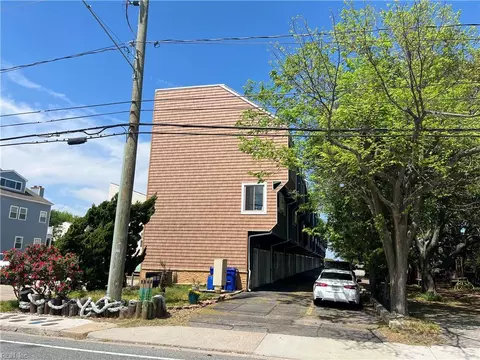 1262 W Ocean View Ave #1, Norfolk, VA 23503