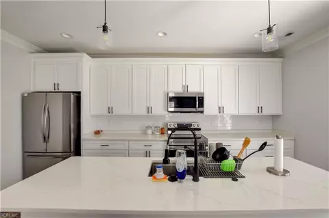 Kitchen - 7 N Semple St, Hampton, VA 23663 photo 2 of 5