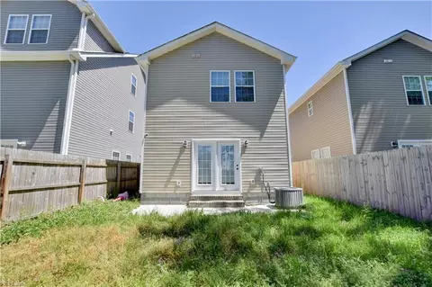 Exterior - 7 N Semple St, Hampton, VA 23663 photo 2 of 5