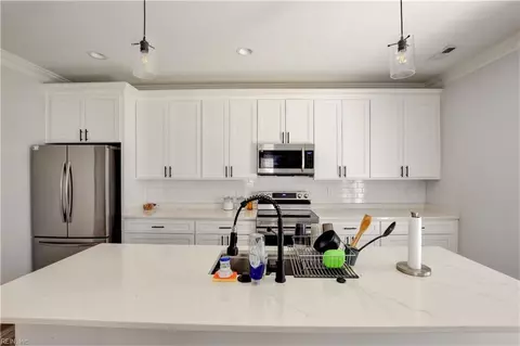 Kitchen - 7 N Semple St, Hampton, VA 23663 photo 5 of 5