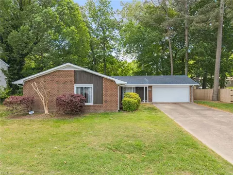 104 Admiral Ct, Hampton, VA 23669