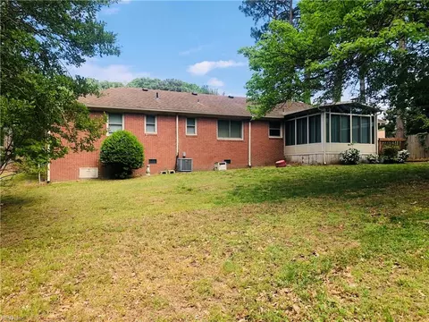 Exterior - 552 Crown Cres, Chesapeake, VA 23325 photo 2 of 2