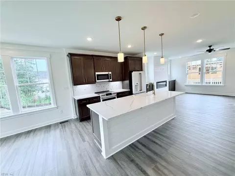 Kitchen - 1076 Mesa Loop, Chesapeake, VA 23320 photo 3 of 6