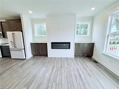Living - 1076 Mesa Loop, Chesapeake, VA 23320 photo 2 of 3