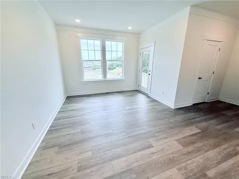 Living - 1074 Mesa Loop, Chesapeake, VA 23320 photo 2 of 4