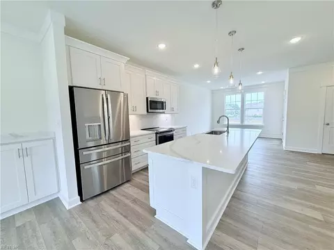 Kitchen - 1074 Mesa Loop, Chesapeake, VA 23320 photo 4 of 6