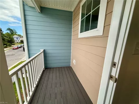 Exterior - 1074 Mesa Loop, Chesapeake, VA 23320 photo 2 of 3