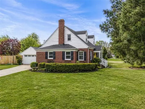 42 Rens Rd, Poquoson, VA 23662