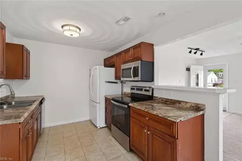 Kitchen - 211 Courtney Dr, Hampton, VA 23669 photo 1 of 2