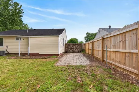 Exterior - 211 Courtney Dr, Hampton, VA 23669 photo 4 of 6