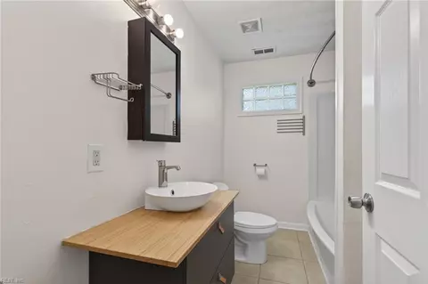 Bath - 211 Courtney Dr, Hampton, VA 23669 photo 1 of 1