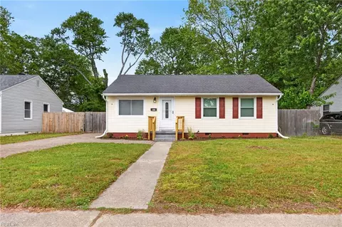 211 Courtney Dr, Hampton, VA 23669