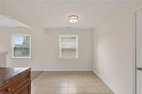 Entry Way - 211 Courtney Dr, Hampton, VA 23669 photo 1 of 2