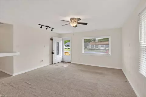 Living - 211 Courtney Dr, Hampton, VA 23669 photo 3 of 3