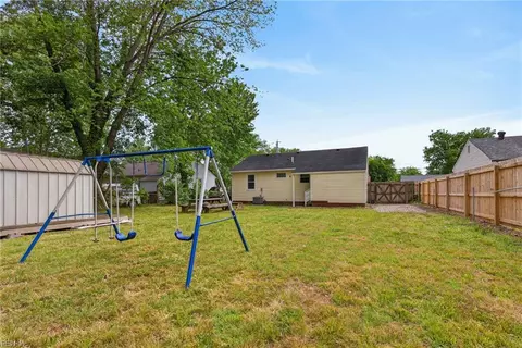 Exterior - 211 Courtney Dr, Hampton, VA 23669 photo 6 of 6