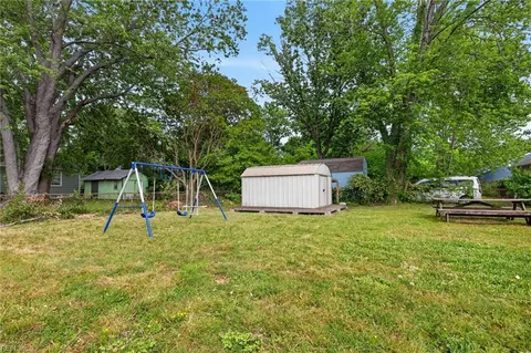 Exterior - 211 Courtney Dr, Hampton, VA 23669 photo 5 of 6