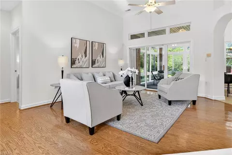 Living - 2828 Einstein Dr, Virginia Beach, VA 23456 photo 2 of 3