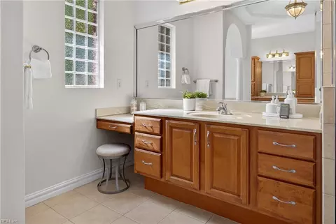 Bath - 2828 Einstein Dr, Virginia Beach, VA 23456 photo 4 of 6