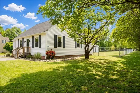 8798 Guinea Rd, Hayes, VA 23072