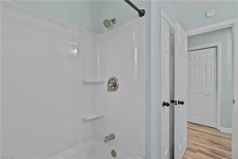 Bath - 152 Mann Dr, Chesapeake, VA 23322 photo 3 of 3