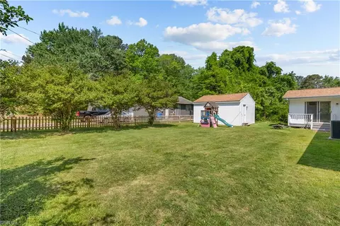 Exterior - 152 Mann Dr, Chesapeake, VA 23322 photo 3 of 7