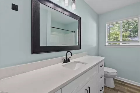 Bath - 152 Mann Dr, Chesapeake, VA 23322 photo 2 of 3