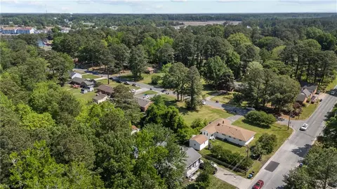 View/Area - 152 Mann Dr, Chesapeake, VA 23322 photo 4 of 6