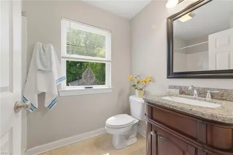 Bath - 6 Westover St, Hampton, VA 23669 photo 4 of 5