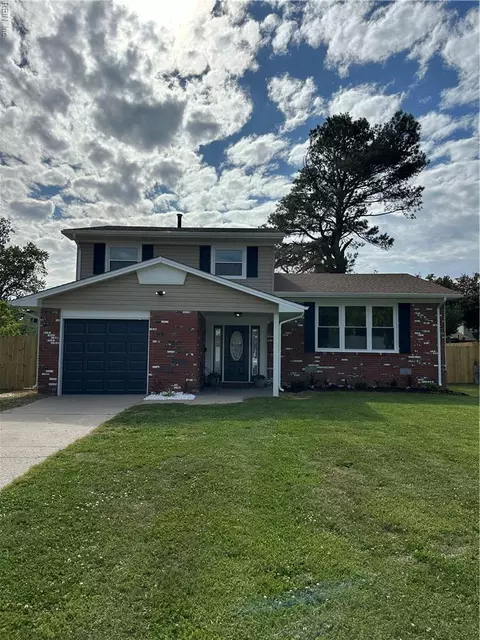 453 W Plantation Rd, Virginia Beach, VA 23454